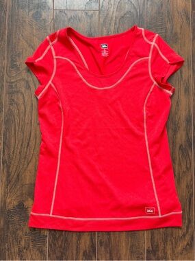 REI Large Fleet Crew Neck Athletic Top Coral Red